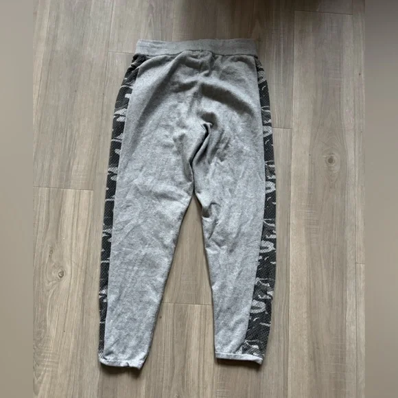Monrow Light Gray Camo Cotton and Cashmere Joggers - Picture 3 of 6
